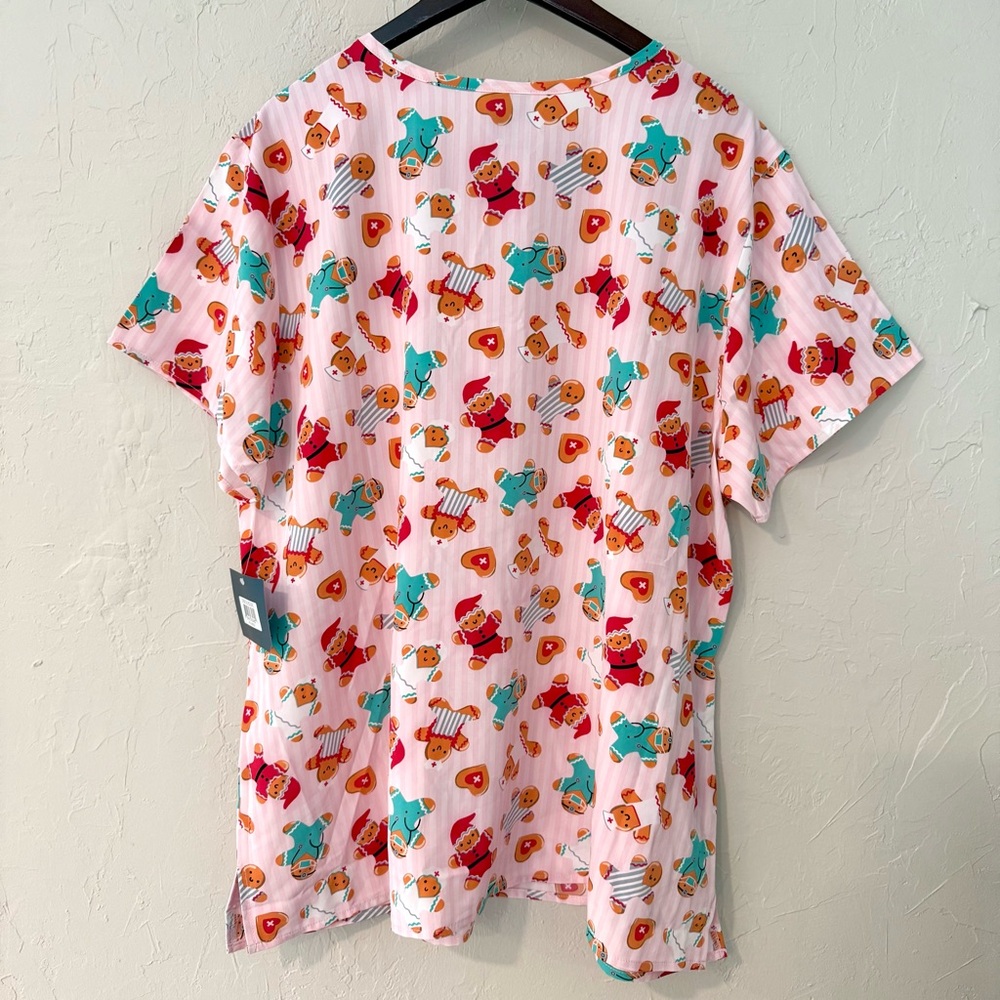 Zoe + Chloe-WonderWink-Women’s Scrub Top-Gingerbread Pattern-Pink-Size 2X-NWT - Picture 7 of 11